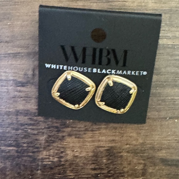 WHBM black textured leather stud earring - Picture 4 of 14